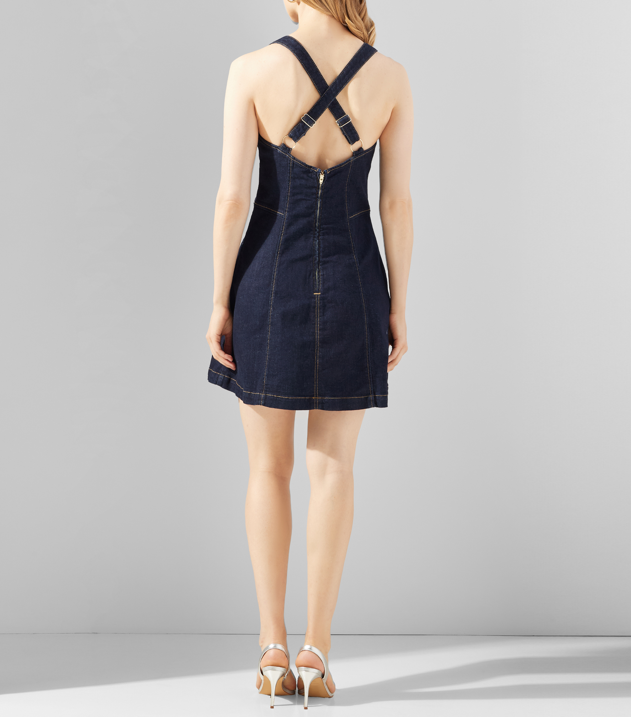 Vestido corto liso Mujer